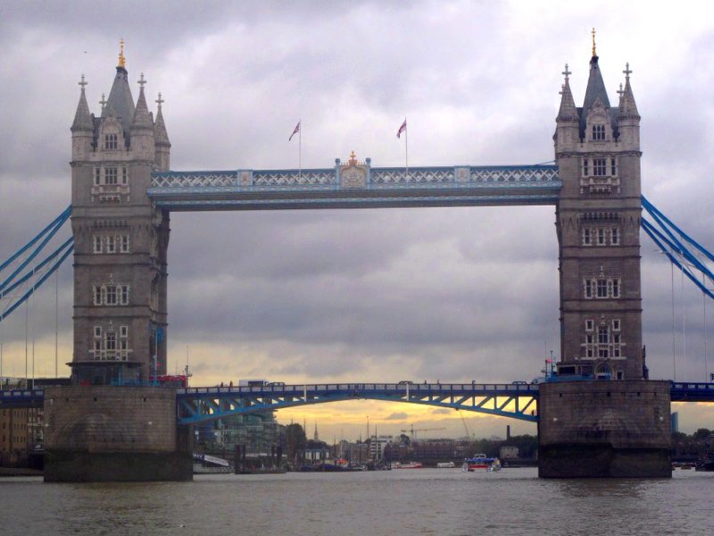 thelondonbridge.jpg